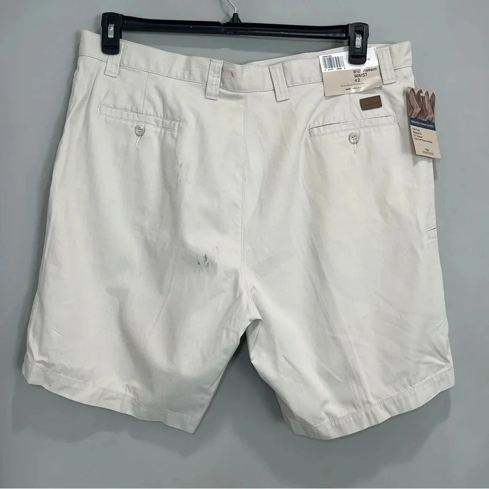 NWT Dockers Flat Front Relax Fit  Kaki Shorts